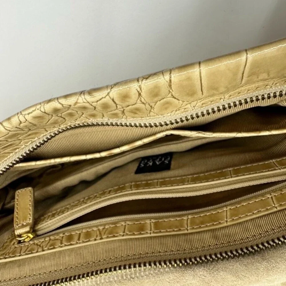 Saks Fifth Avenue Blonde Croc Envelope Clutch Purse Wrist Strap Suede Lining‎